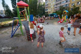 Для малечі Кам’янського встановили нові ігрові майданчики